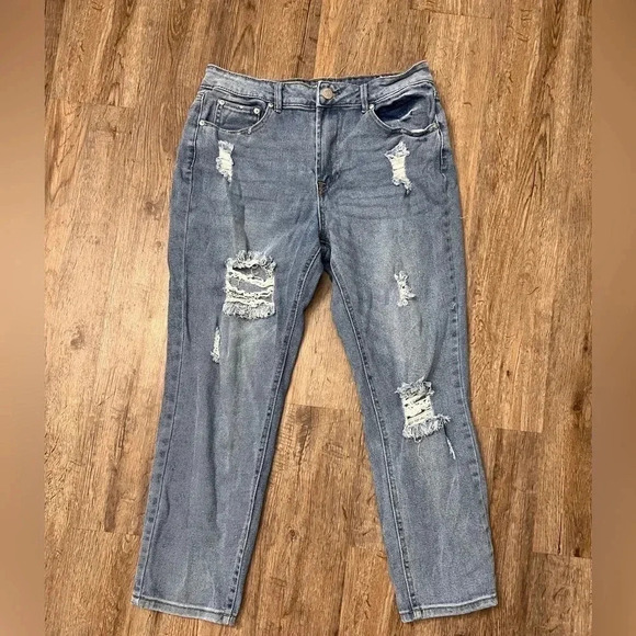 Almost Famous Distressed Boyfriend Jeans - Picture 1 of 10